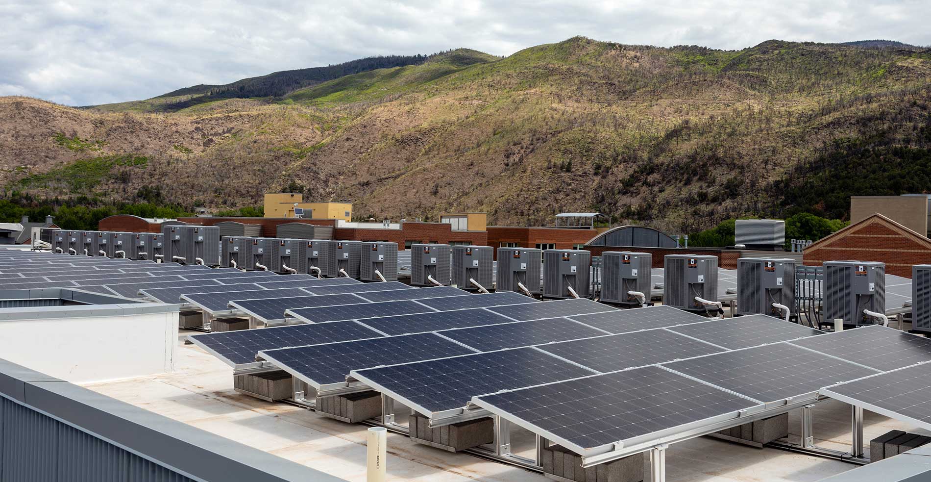 The Hub at Willits - Solar Power Roof