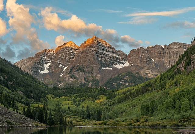 Maroon Bells and Lake at Sunrise 
