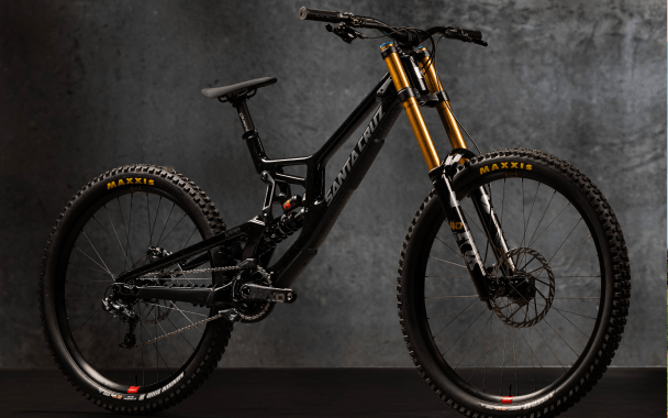 dark image of mountain bike standing alone