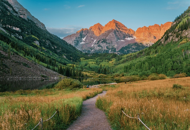 maroon bells at dawn