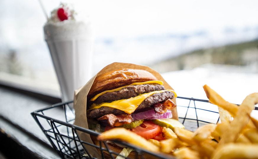 Burger and milk shake from Ullrfoh.