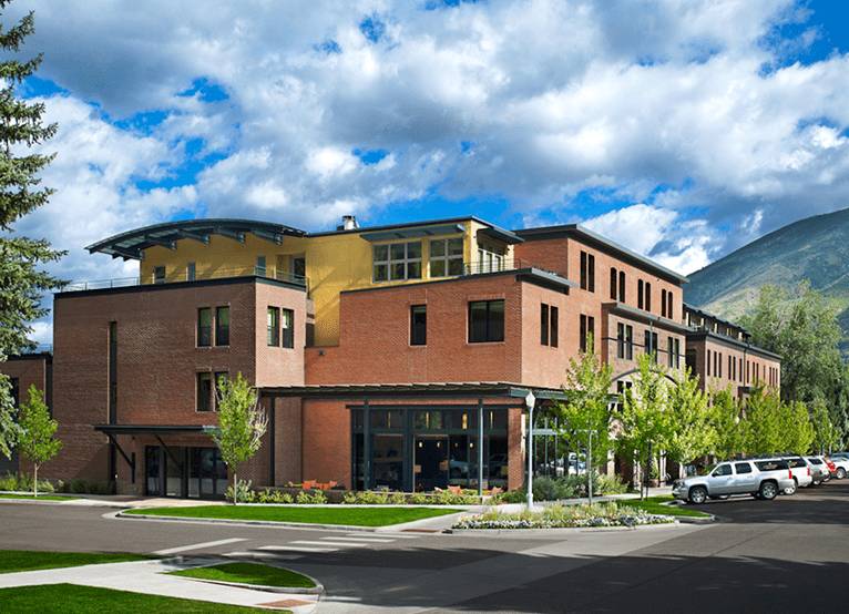 Exterior view of Limelight Aspen in the summer