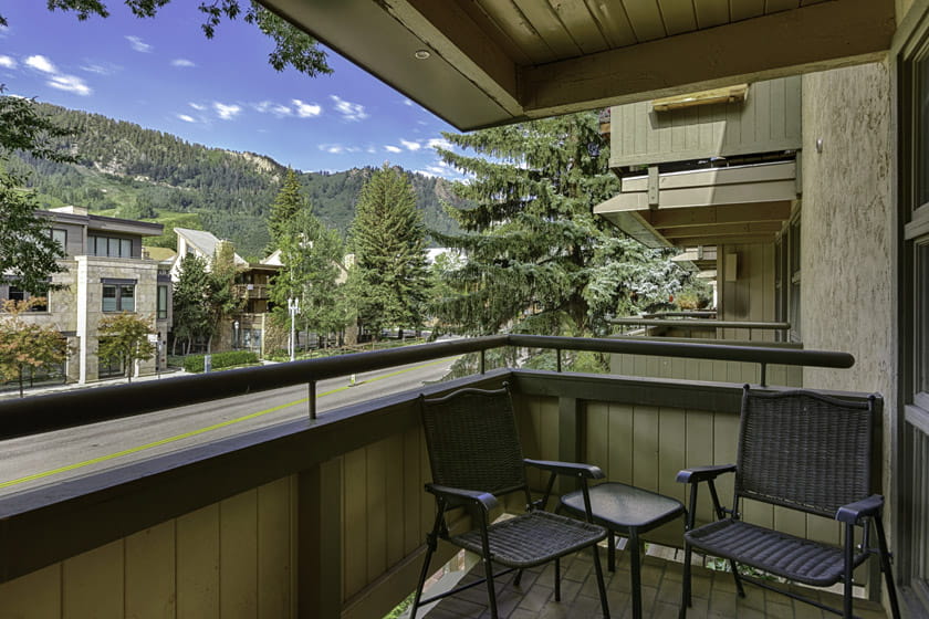 Concept 600 Condominiums