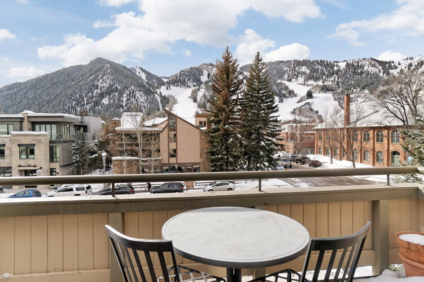 Concept 600 Condominiums