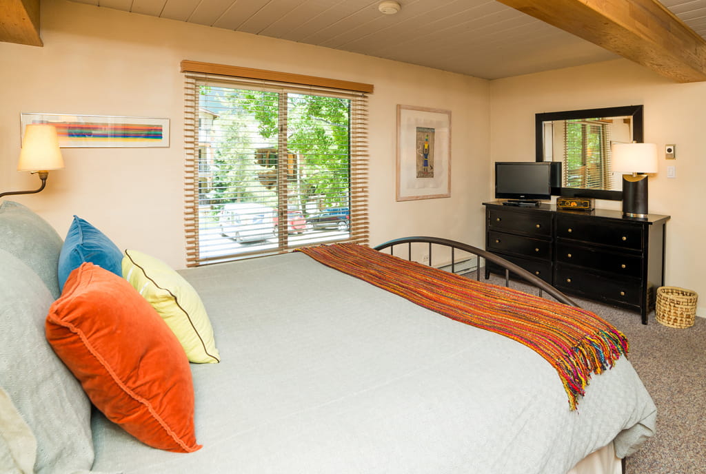 Lift One Condominiums