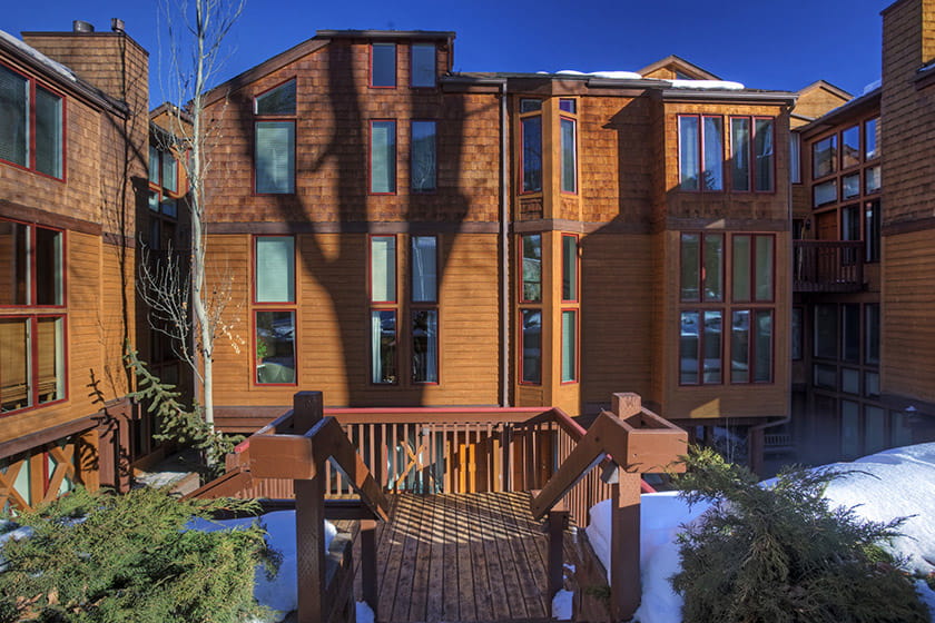 Old Hundred Condominiums