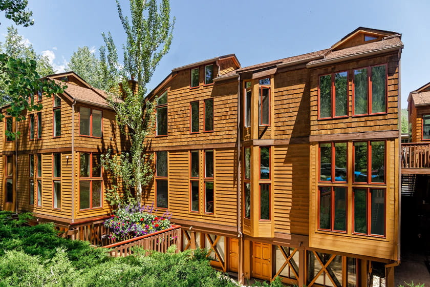 Old Hundred Condominiums