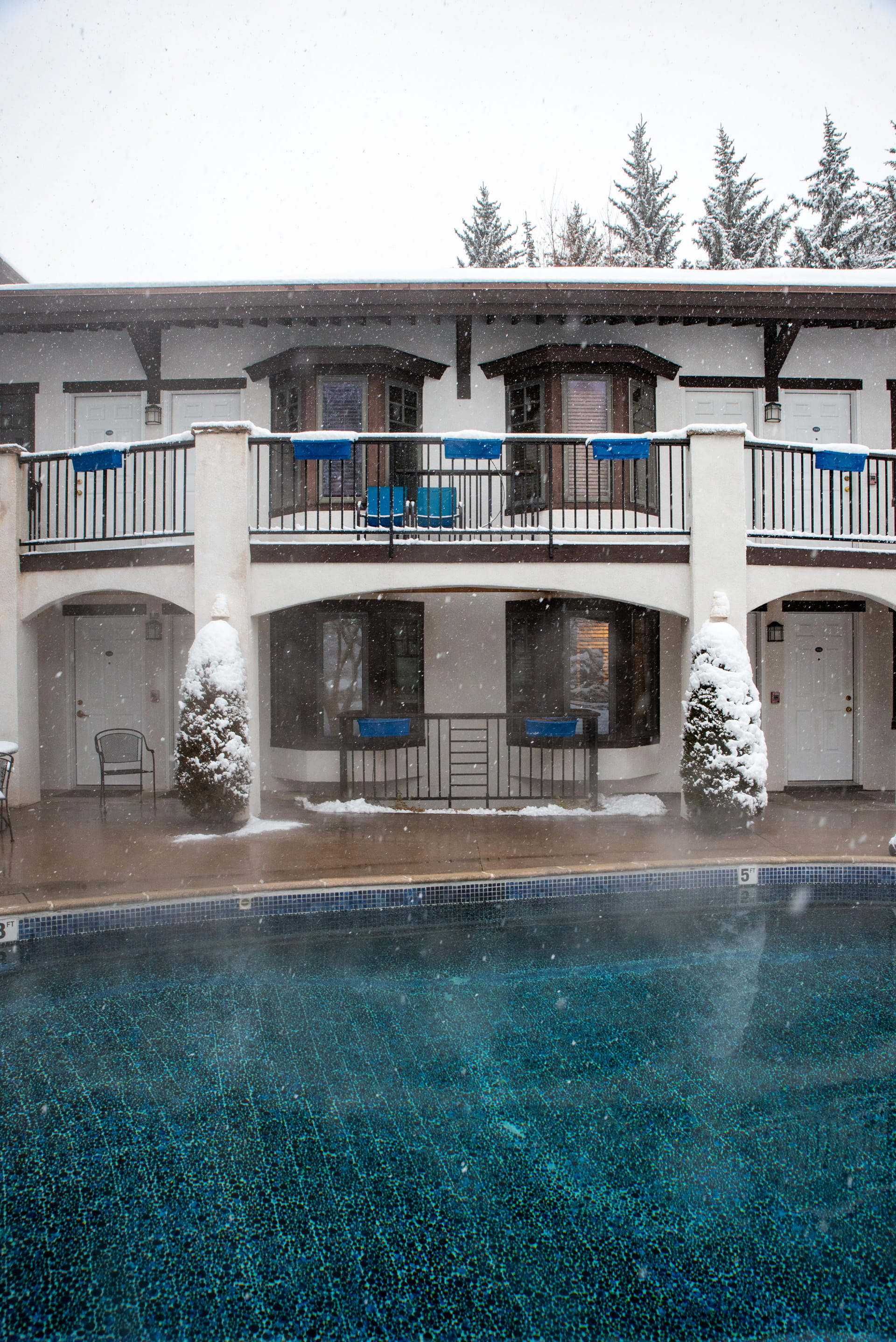 Heated Pool/Whirlpool at 102 Degrees during the winter Season.