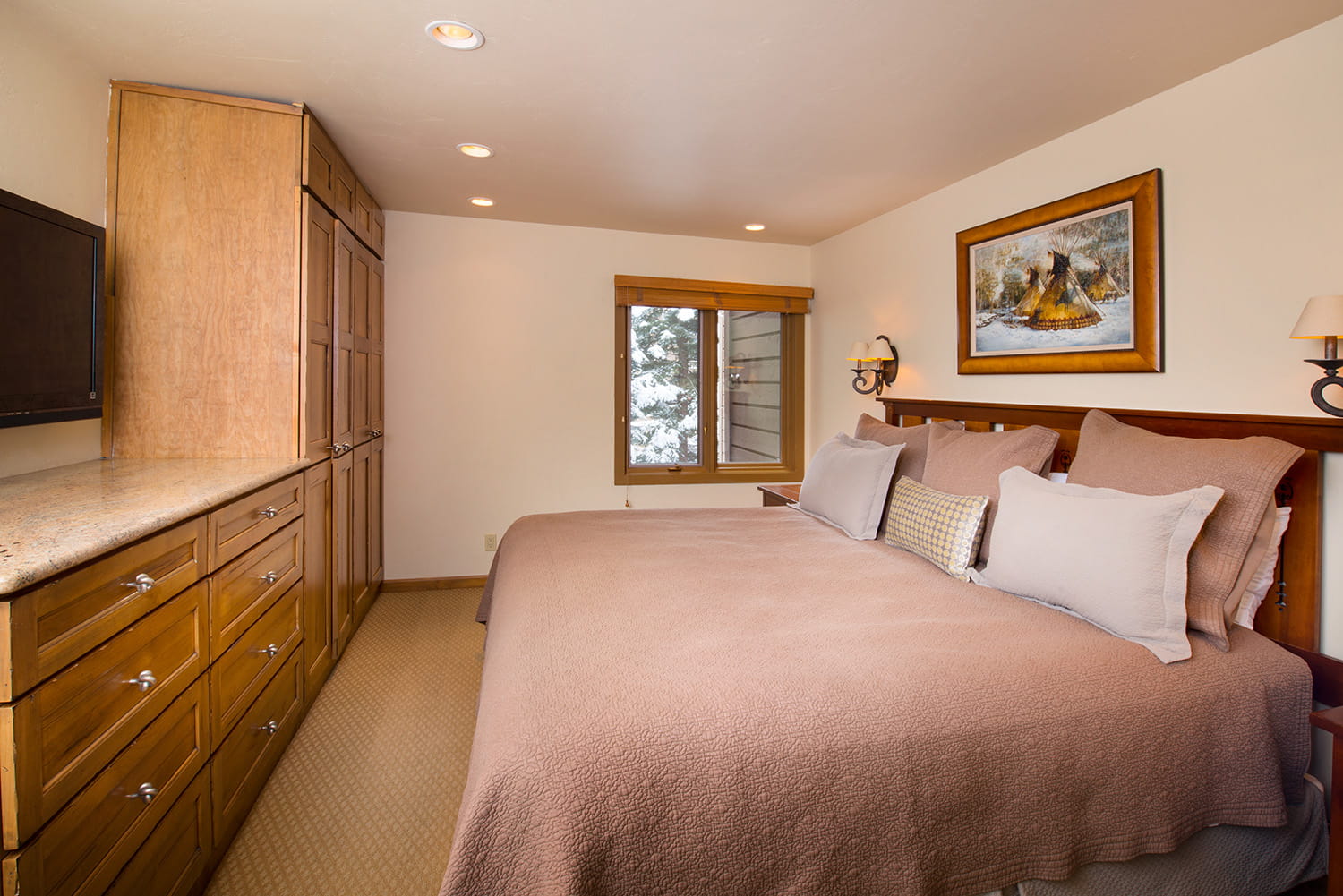 Standard Bedroom - Master