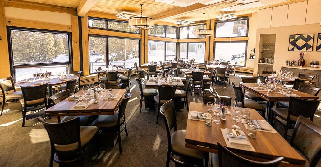 Alpin Room's dining room